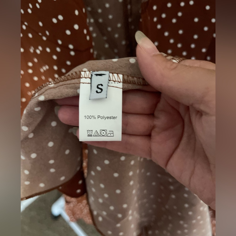 🚨NWT. Brown long sleeve wrap dress with white polka dots. Small. Bellanblue - Picture 8 of 12